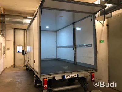 Skåpbil Nissan NV400 2.3 dCi Volymskåp (125hk) - 2016 m bakgavellift & öppningsbar vä sida